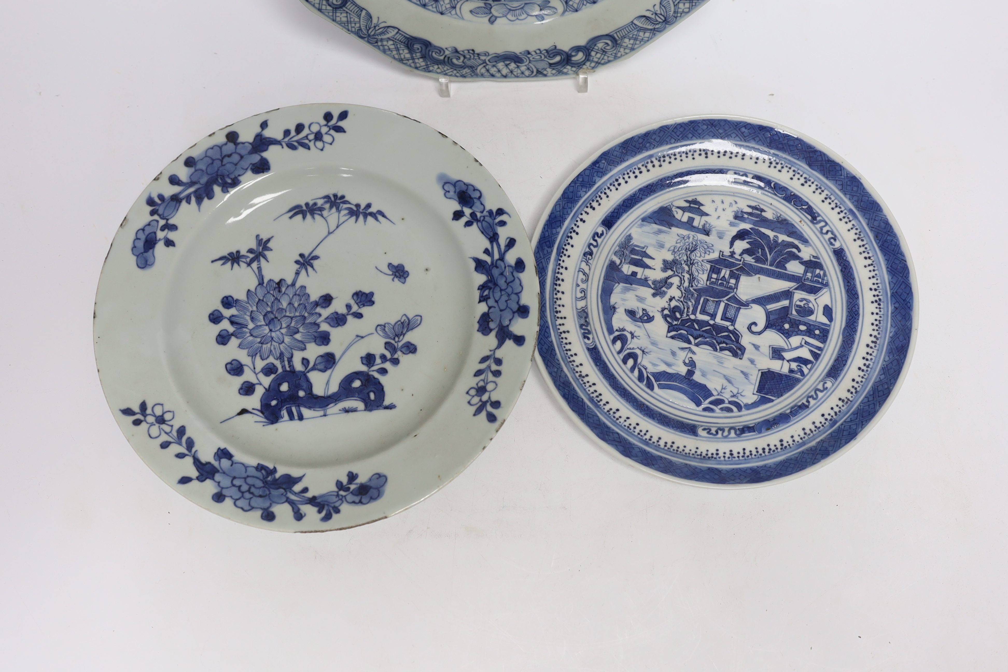 Two Chinese blue and white export plates and four other Chinese plates, largest 23cm in diameter